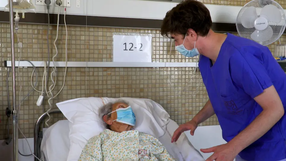 Assessment of Dependence in Activities of Daily Living Among Older Patients in an Acute Care Unit