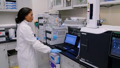 Enhancing Efficiency and Radiolabeling Yields of Carbon-11 Radioligands for Clinical Research Using the Loop Method